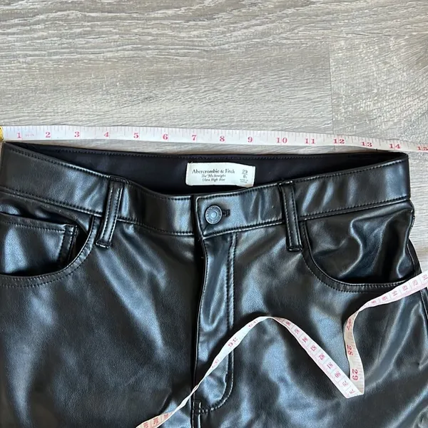 Abercrombie and Fitch Curve Love Vegan Leather 90s Straight ultra high rise - Image 8