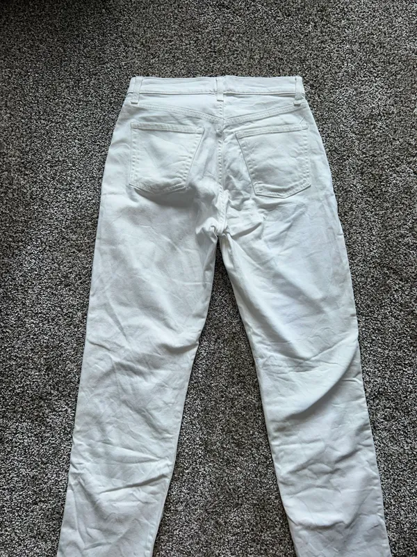 Old Navy White Jeans - Image 3