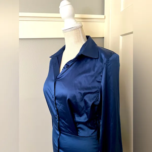Boutique NWOT Womens Super Sexy Satin Shirt Dress Silky Satiny Dark Navy Size Medium - Image 3