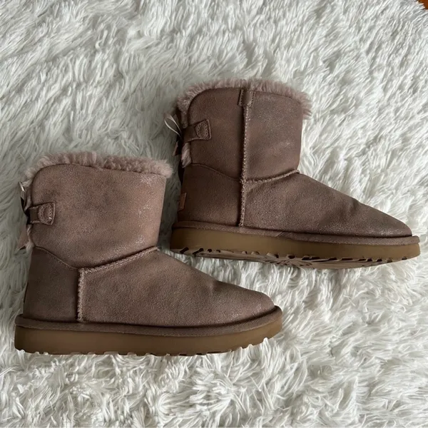 Ugg Mini Bailey Bow II Shimmer Boots Size 6 - Image 4
