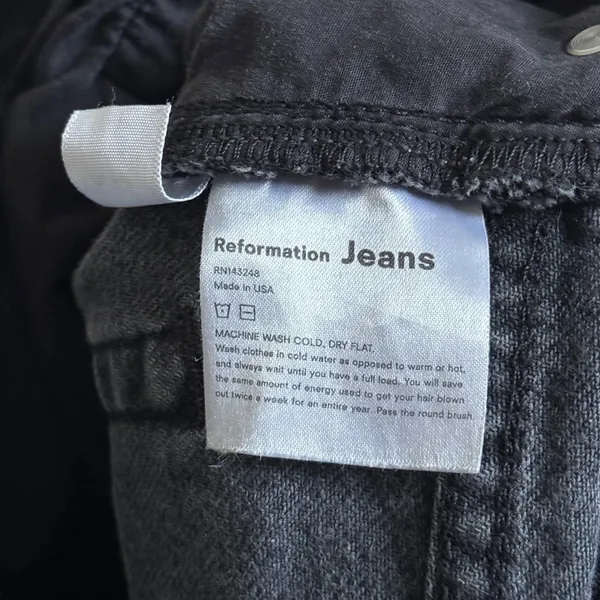 Reformation Isabelle Pleated Short Size 25 Black Denim High Waisted Jean - Image 6