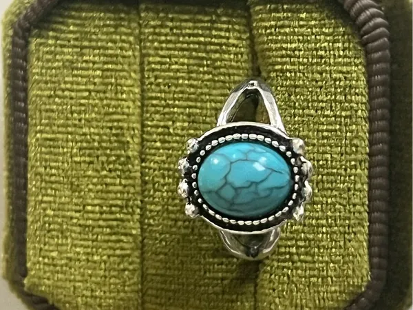 Vintage/Boho Design Blue Turquoise Stainless Steel Silver Statement Ring Size 6 - Image 2