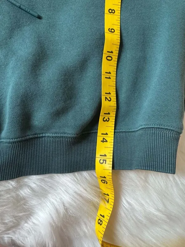Alphalete Women's Cropped Long Sleeve Hoodie in Teal - Image 7