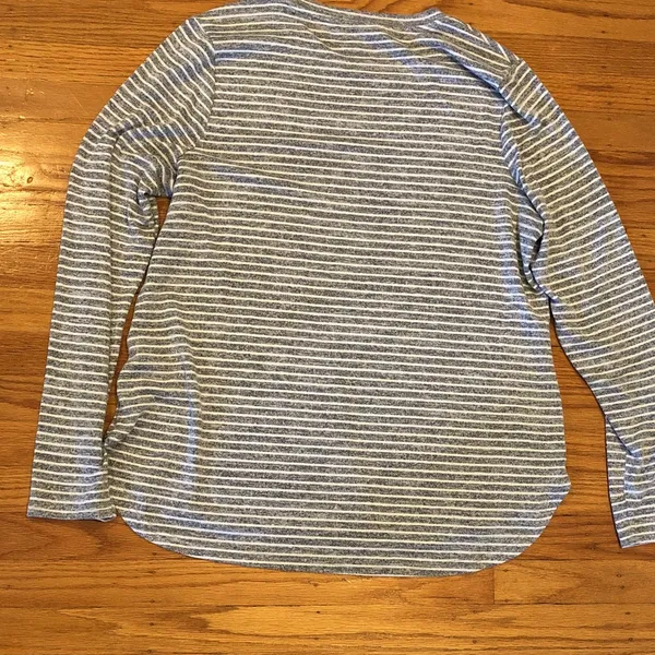 Banana Republic Gray & White Striped Long Sleeve Crewneck Top - Image 7