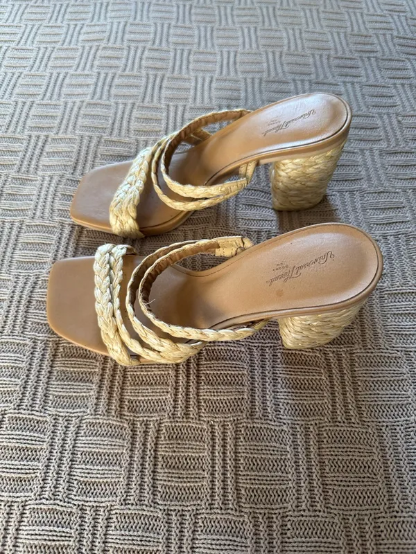 Universal Threads Braided Straw Block Heel Sandals in Tan - Image 4