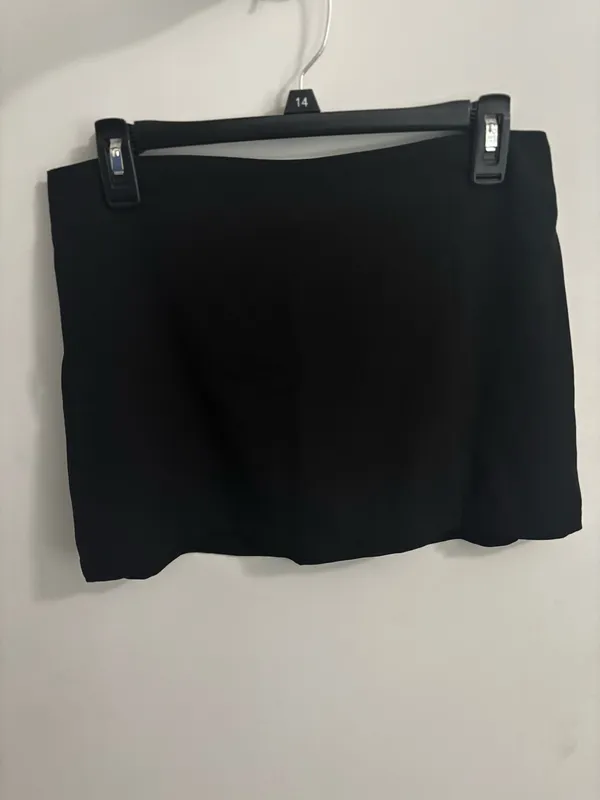 Aeropostale simple black skirt with tiny slit at the bottom - Image 2