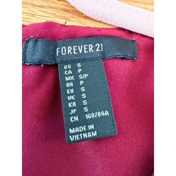 Forever 21 Burgundy Pleated Neck Sleeveless Shift Mini Dress Size Small - Image 4