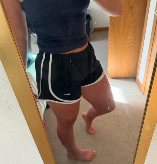 Athletic shorts  - Image 2