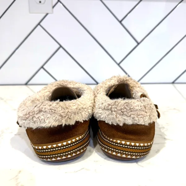 ARIAT WOMEN'S MELODY SLIPPERS chocolate suede polar fleece linings size 7.5/8 - Image 2