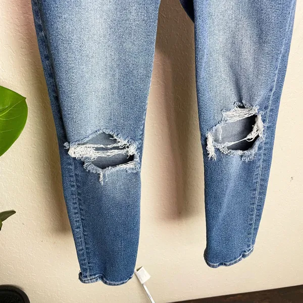 American Eagle Distressed Mom Jeans - Image 2