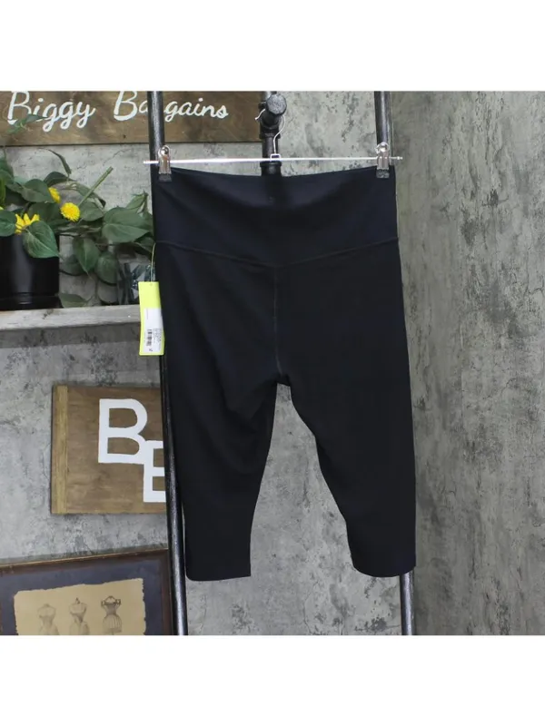 NWT All In Motion Everyday Soft Ultra High-Rise Capri Leggings 92937568 Black XL - Image 3