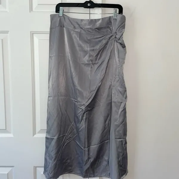 Abercrombie & Fitch Knotted Elevated Satin Midi Skirt‎ - Image 6
