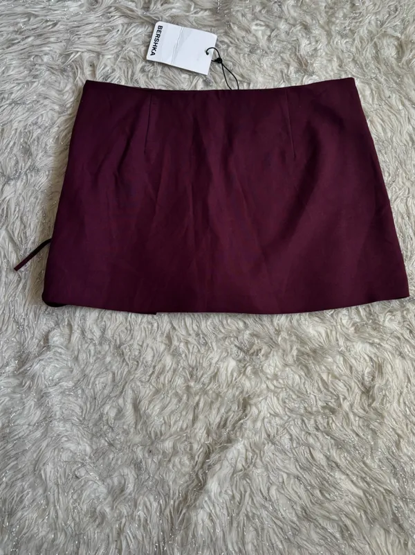 Bershka Burgundy Women’s Pleated Mini Skirt/Short with Side Bow Detail‎ Size M - Image 3