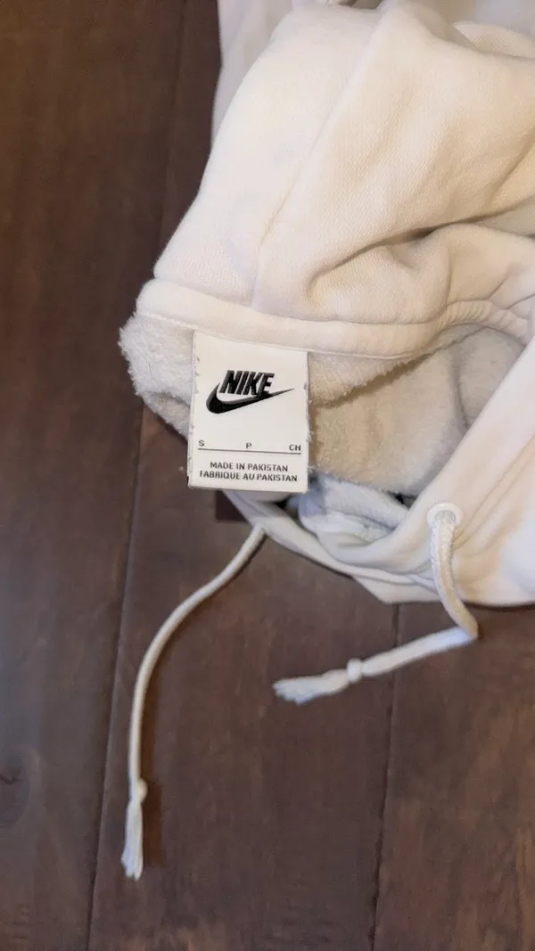 White Nike Hoodie - Image 3