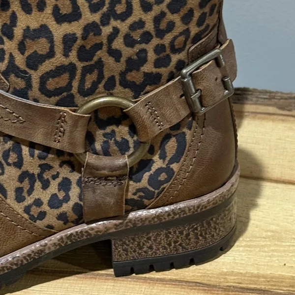 NEW Very Volatile Leather & Leopard Print‎ Harness Bootie Size 8 - Image 3