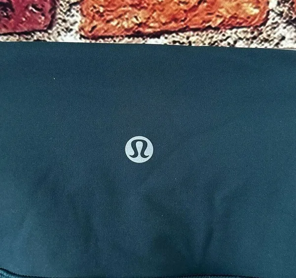 Cropped Lululemon Leggings size 4 - Image 3