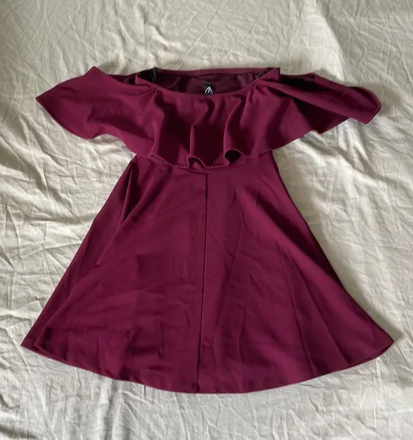 Windsor Maroon Homecoming Dress - Image 2