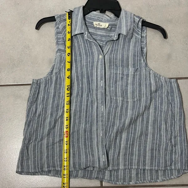 Hollister Women Gray Stripes Sleeveless‎ Button Down Shirt size L. - Image 6