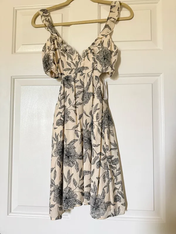 Ruffle Mini Dress Abercrombie Cut-Out - Image 2