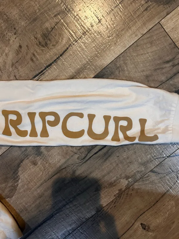 Rip Curl Cropped Long Sleeve - Image 4