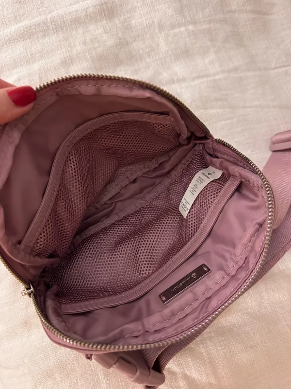 Lululemon Mauve Belt Everywhere Bag - Image 3