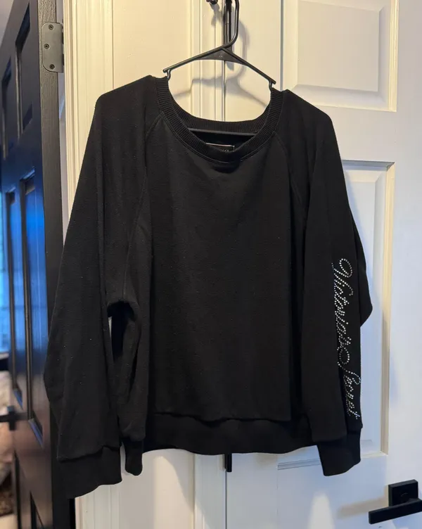 Victorias Secret Crewneck - Image 4