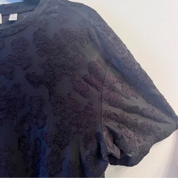 Aritzia Wilfred Black Sheer Top with Embroidered Floral Detailing Size Medium - Image 5