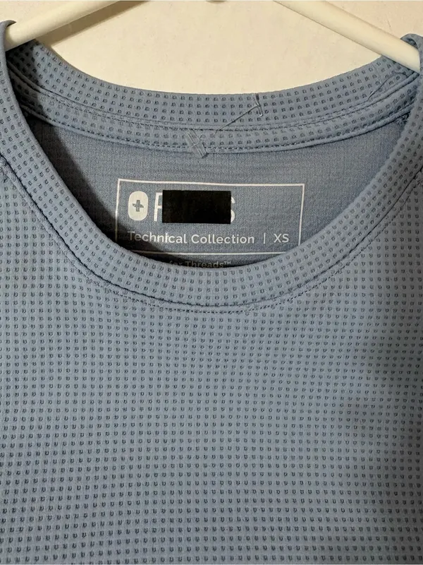 Baby blue nwot xs FIGS waffle knit long sleeve underscrub top logo new - Image 3