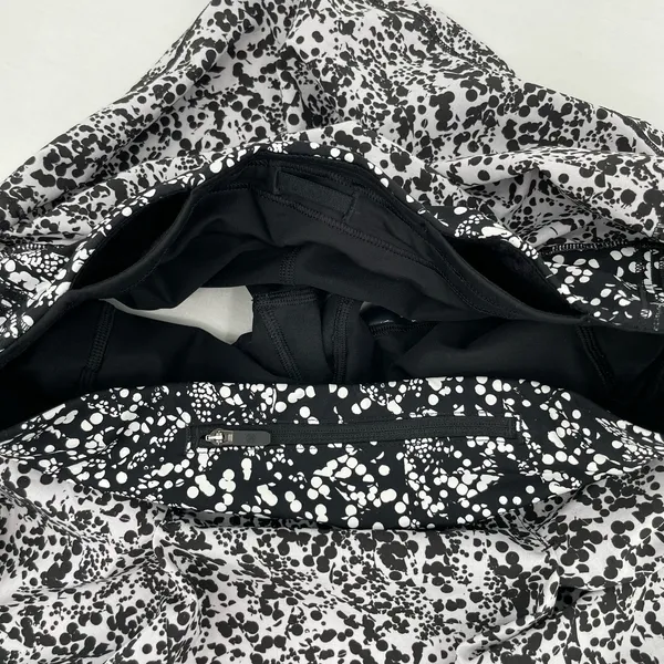 Lululemon Pace Rival Skirt Black White Print Tennis Fit Pickleball Skort Size 4 - Image 4