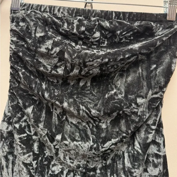 Silence & Noise Luna Velvet Strapless Ruffle Skirt/Dress. Size Small - Image 5