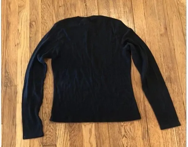 Old Navy Vintage Black Snowflake Long Sleeve Size Small - Image 4