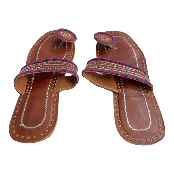 Kolhapuri Chappals Hand Embroidered Leather Flat Sandals Toe Ring 9 Brown - Image 9