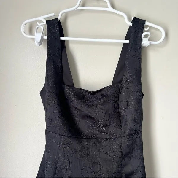 Lulu’s Women’s Black Floral Square Neck Open Back Mini Dress Size Small New - Image 2
