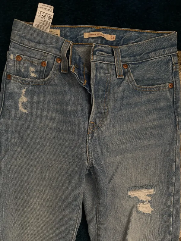 Levi’s Light Blue Wedgie straight High-Rise - Image 2
