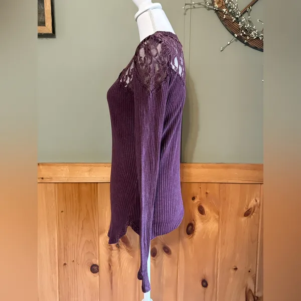 Free People Lace Keyhole Burgundy Acid Wash Ribbed Long Sleeve Top Size Large - Image 3