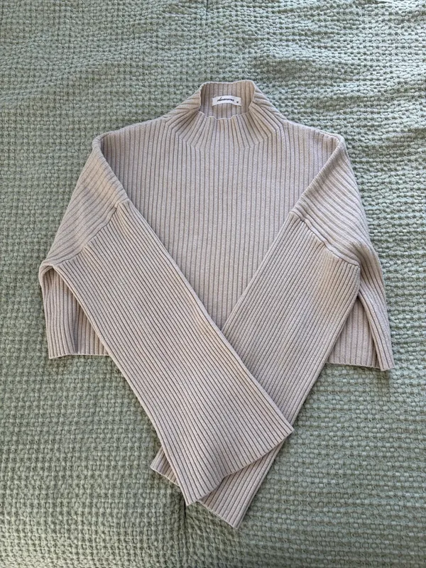 Olivaceous turtle neck sweater bell sleeve, size medium - Image 4