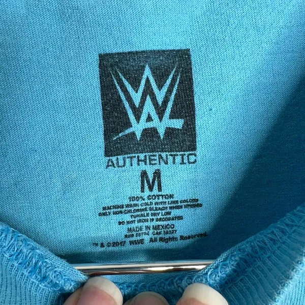 WWE Authentic Wear Bayley Huggers Gonna Hug T Shirt Size Medium FLAWED - Image 4
