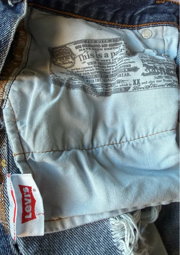Levi’s 501 Shorts - Image 6