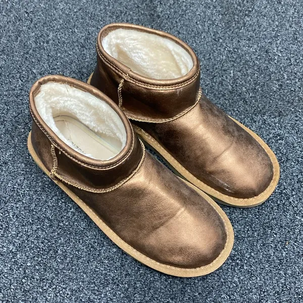 Arizona Jeans bronze brown foil mini ugg boots ankle shearling lined 7.5 - Image 2