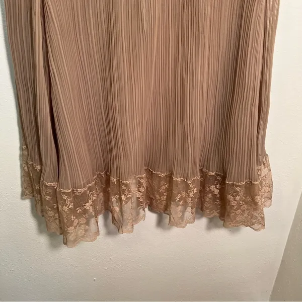 Women's‎ Pleated Blouse Long Sleeve Tan Brown Lace Hem Reversible Tie Closure - Image 6