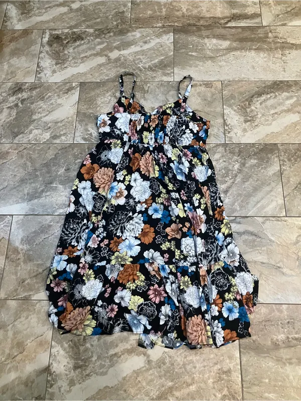 Torrid Black Floral Georgette Maxi Dress size 1 - Image 5