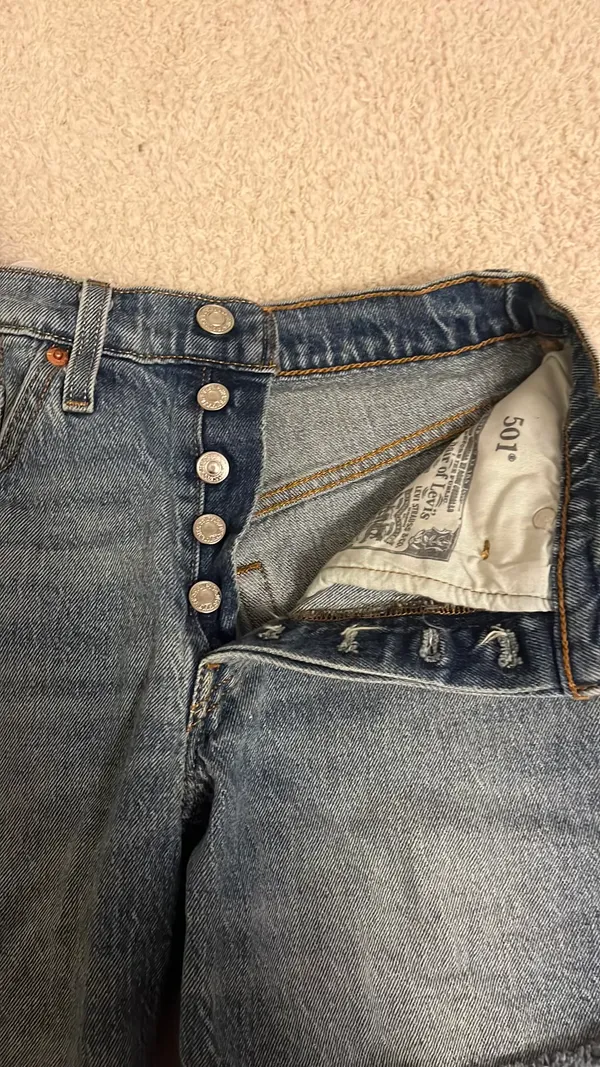 Levi’s Shorts 501 - Image 3