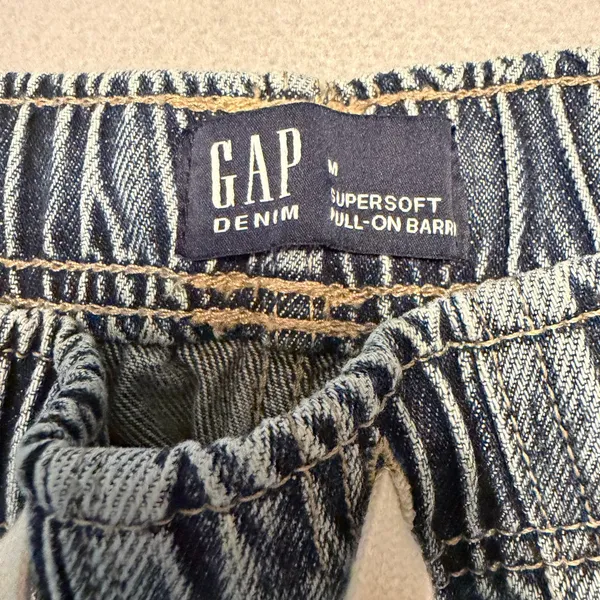 Gap Supersoft Pull-On Barrel Jeans Light Wash Denim Women Size M - Image 2