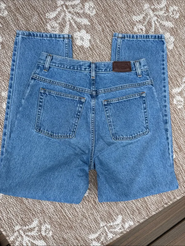 LL Bean Straight Jeans in Medium Blue Denim Size 8 - Image 3
