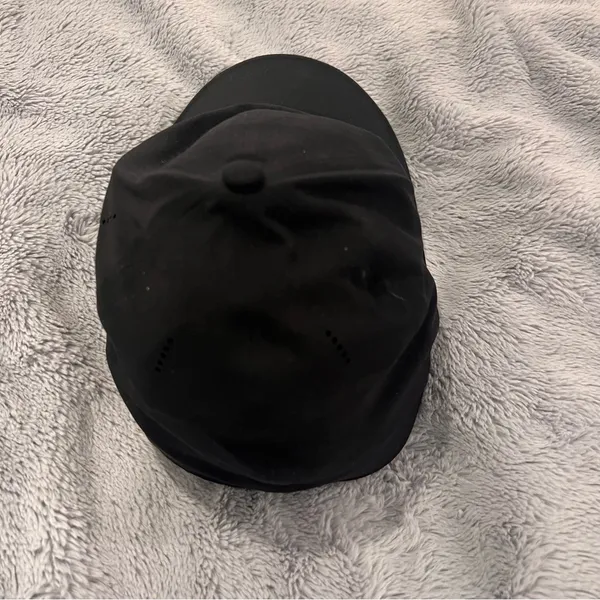 lululemon athletica Black Hat S/M - Image 2