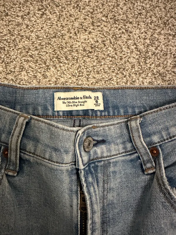 Abercrombie and Fitch high-rise jeans - Image 3