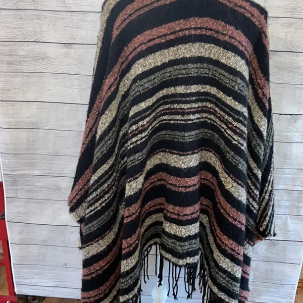 Maurice's Western Style Wrap - Image 4