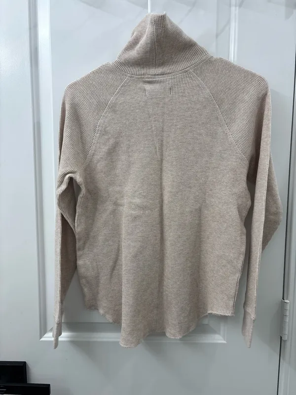Everlane 100% organic cotton long sleeve turtleneck top waffle knit thermal - Image 6