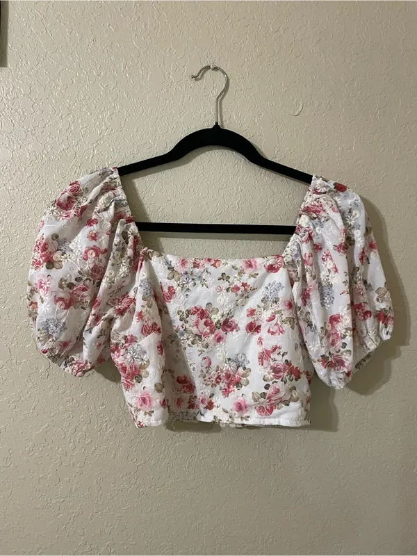 Altar’d State Eyelet Puff Sleeve Crop Top Size XS Smocked Back Square Neck - Image 4