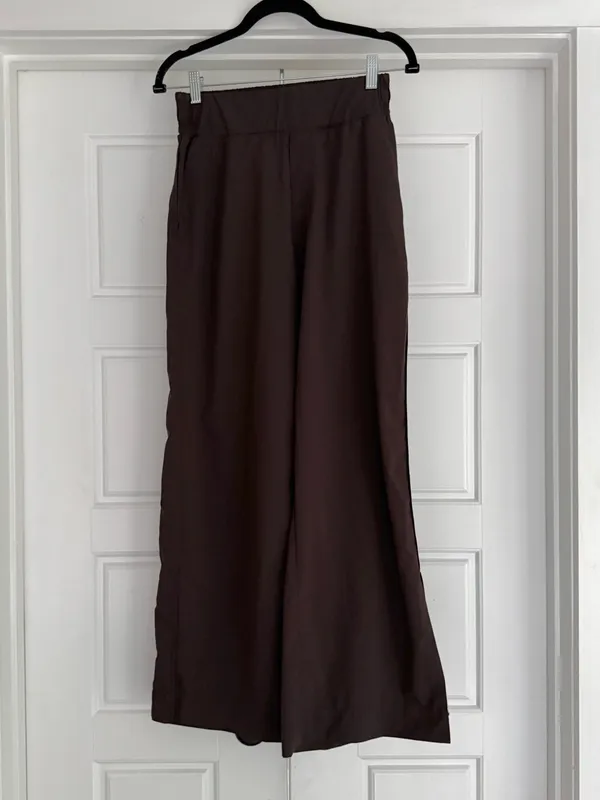 Old Navy High-Waisted StretchTech Wide Leg Pants, Small - Image 4